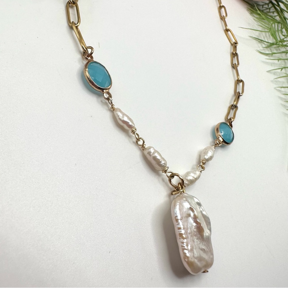 NEW⚜️Freshwater Baroque Pearl & Aqua Crystal Necklace - Picture 4 of 7